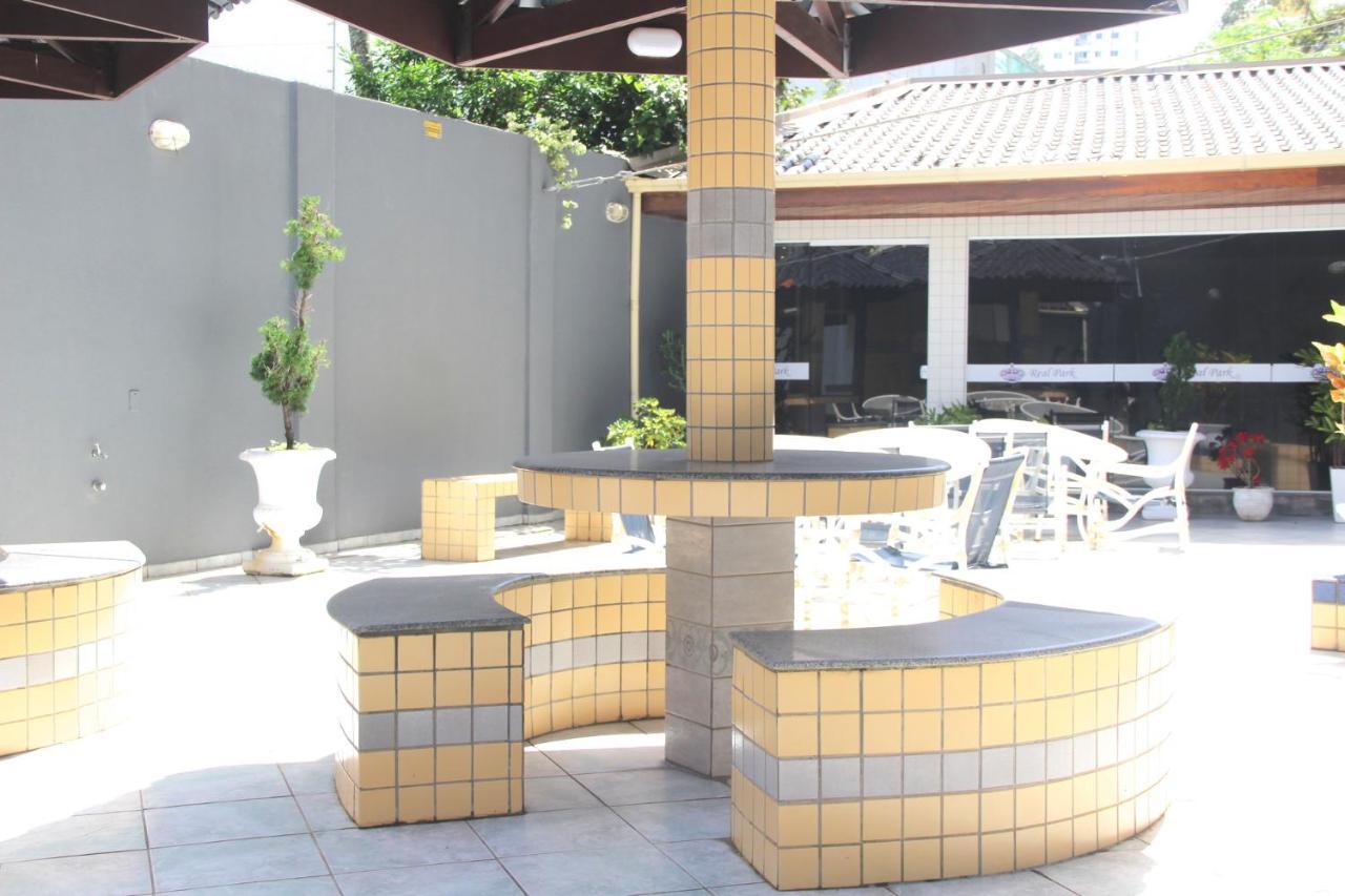 Apartamento Edificio Frente Mar 3 Dormitorios *